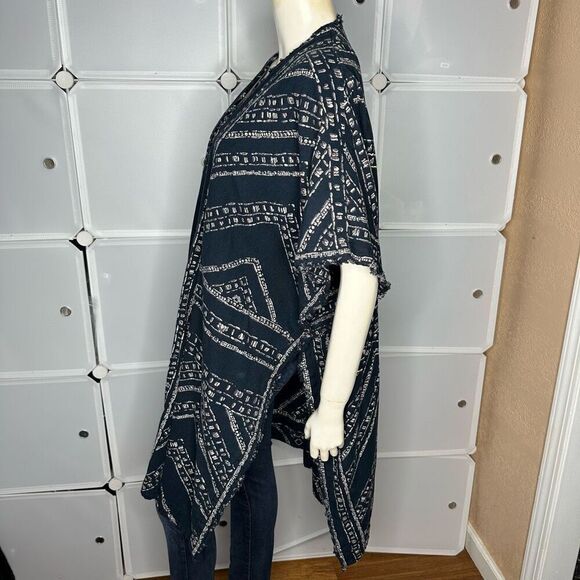 UO Ecoté Navy Blue Kimono OS - Picture 5 of 6